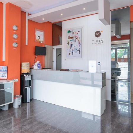 Reddoorz At Tirta Mansion Paramount Gading Cicayur Exterior foto